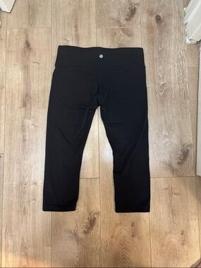 lululemon Black Cropped Leggings
